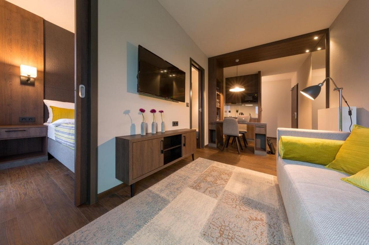 שווביש האל Hotel Smartino מראה חיצוני תמונה